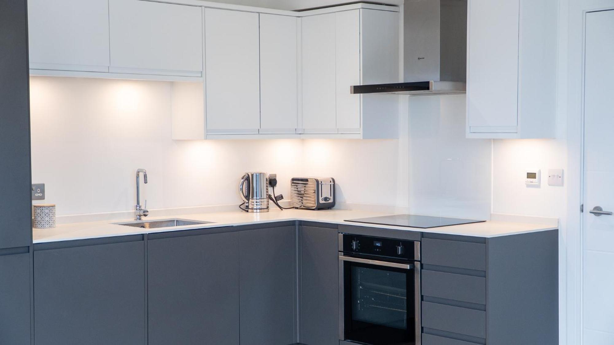 Lovely 2 Bed Penthouse In Loughton Central Location Appartement Buitenkant foto