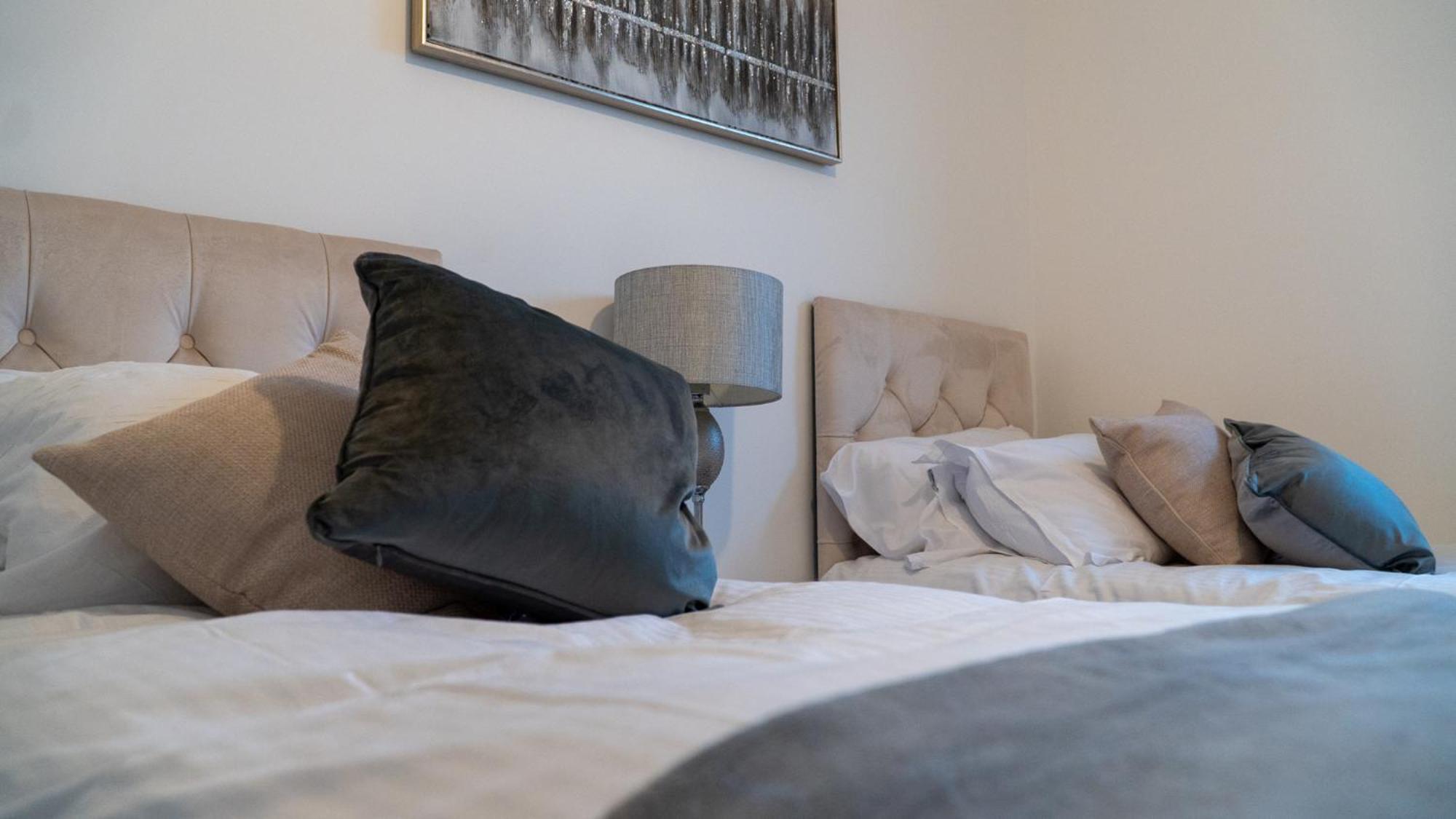Lovely 2 Bed Penthouse In Loughton Central Location Appartement Buitenkant foto
